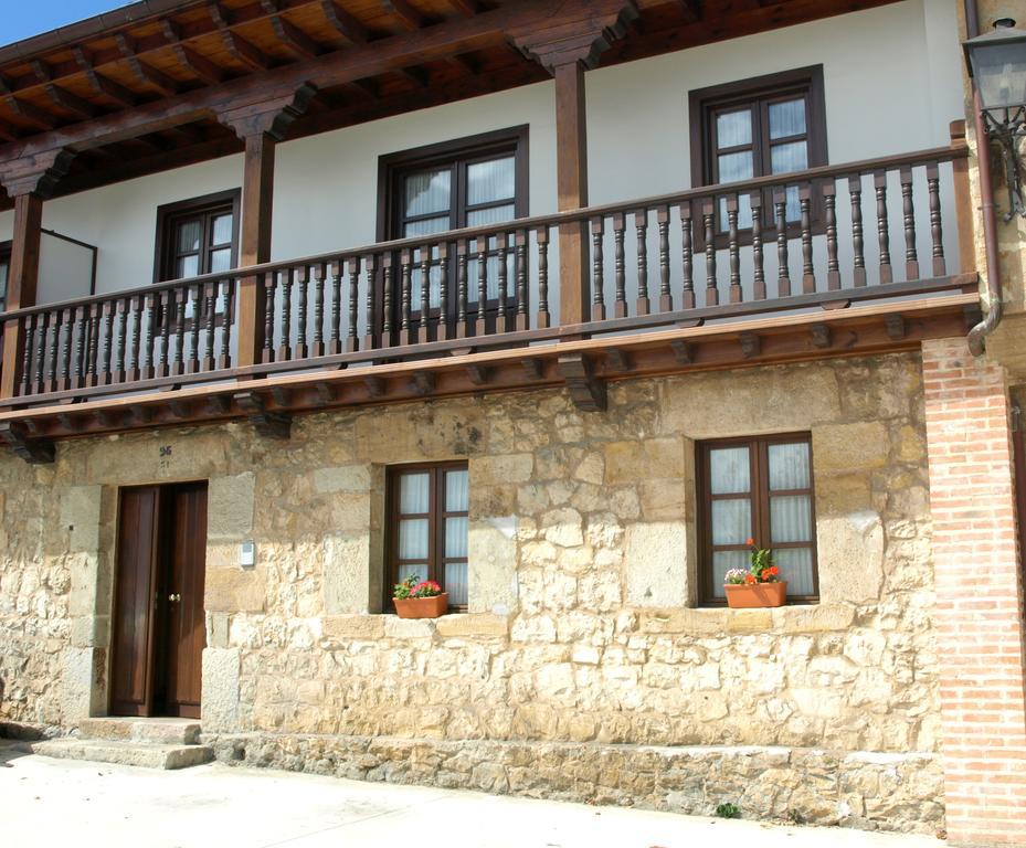 Apartamentos Llave De Santillana Santillana del Mar Bilik gambar