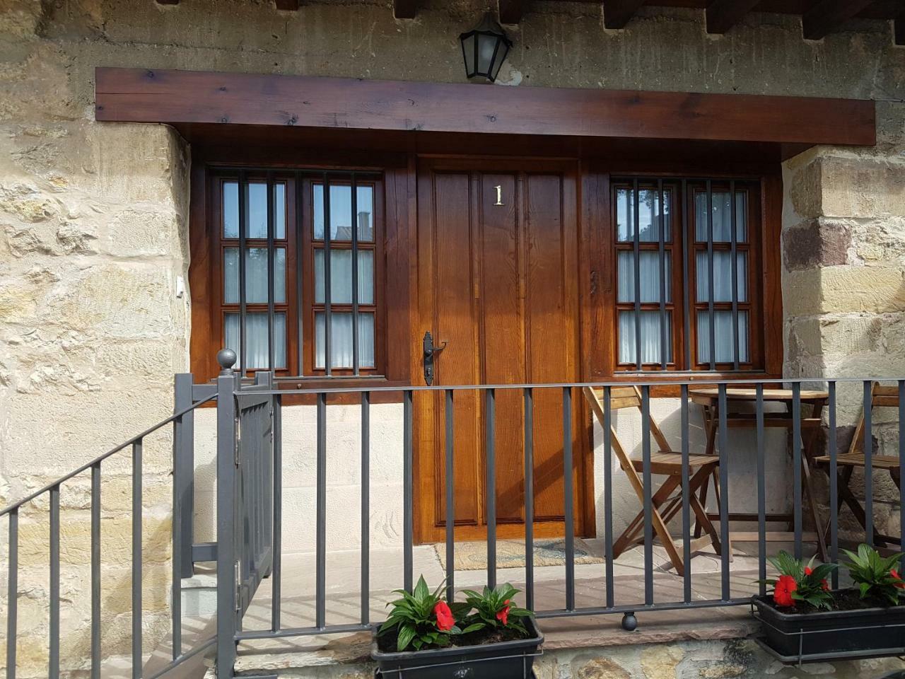 Apartamentos Llave De Santillana Santillana del Mar Luaran gambar